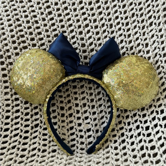 Disney Loungefly EARidescent backpack with matching ears main image 6